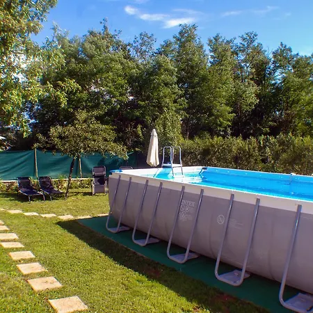 With A Swimming Pool Skrapi 14531 3* Karojba